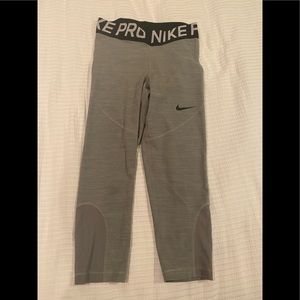 Nike Pro 7/8 leggings gray